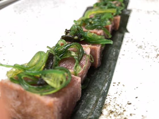 Tataki de ibérico lacado en su punto