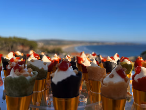 Mini cucuruchos rellenos de mousse de anchoa